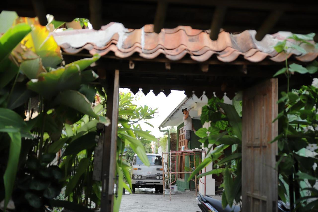 Arjuna Garden Homestay Γιογκιακάρτα Εξωτερικό φωτογραφία