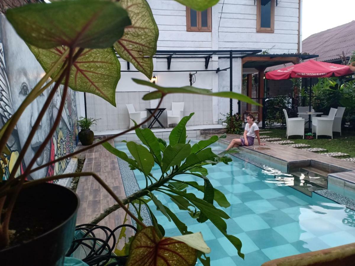 Arjuna Garden Homestay Γιογκιακάρτα Εξωτερικό φωτογραφία