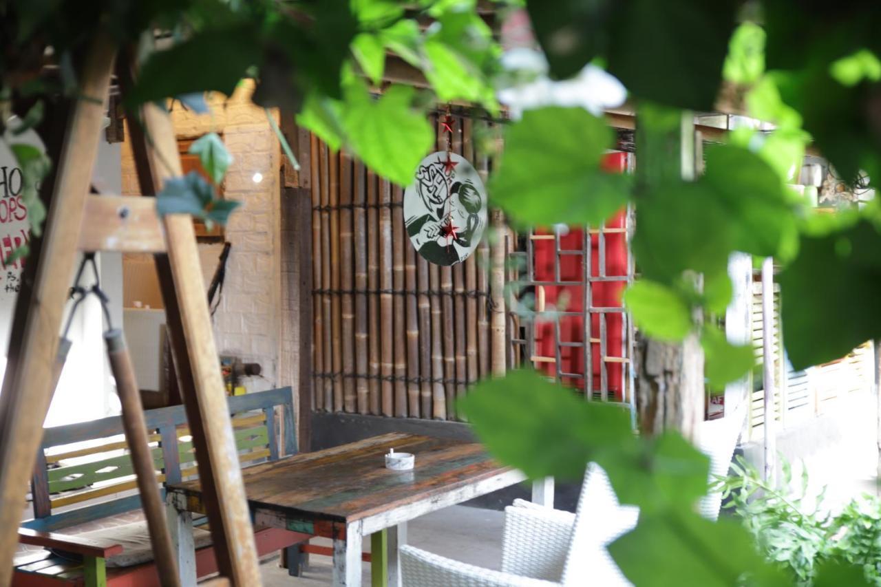 Arjuna Garden Homestay Γιογκιακάρτα Εξωτερικό φωτογραφία